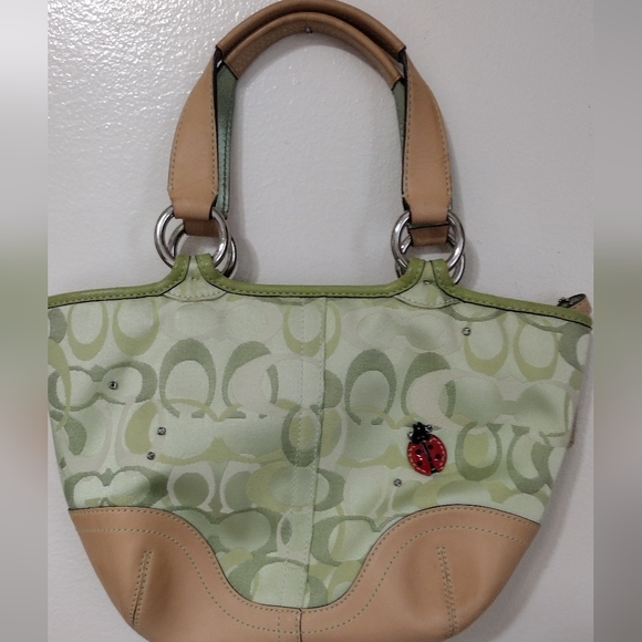 Coach limited edition lady bug hobo bag - Picture 3 of 13